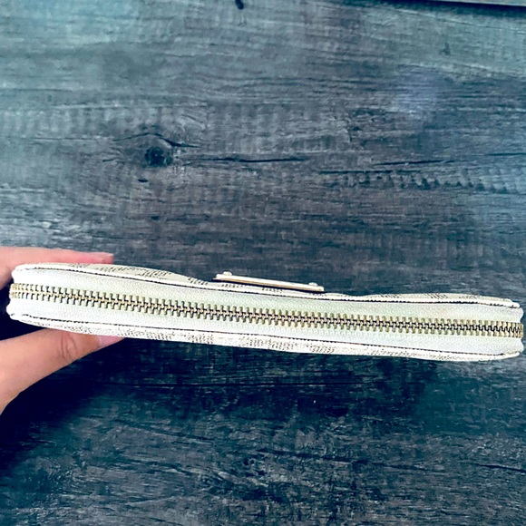 Michael Kors White Large Zip Wallet with Brown MK Logo Print - Picture 5 of 10